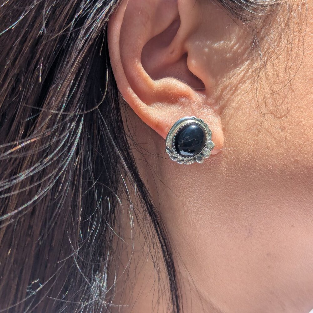 Handmade Navajo Round Onyx Black Stud Sterling Silver Earrings Jewelry **
